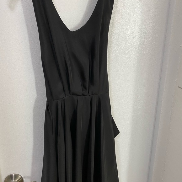 Little black dress backless tie back flowy - Picture 9 of 9
